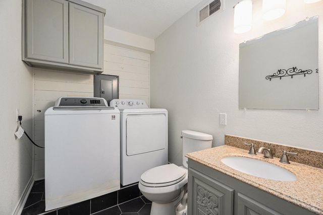 658 Warsaw Street, Bayou Vista, TX 77563