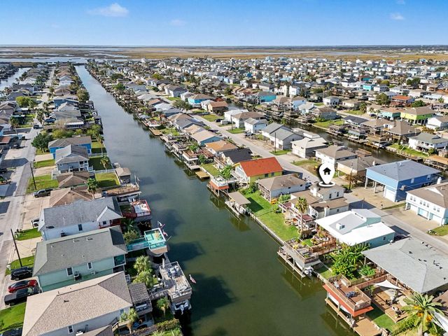 658 Warsaw Street, Bayou Vista, TX 77563