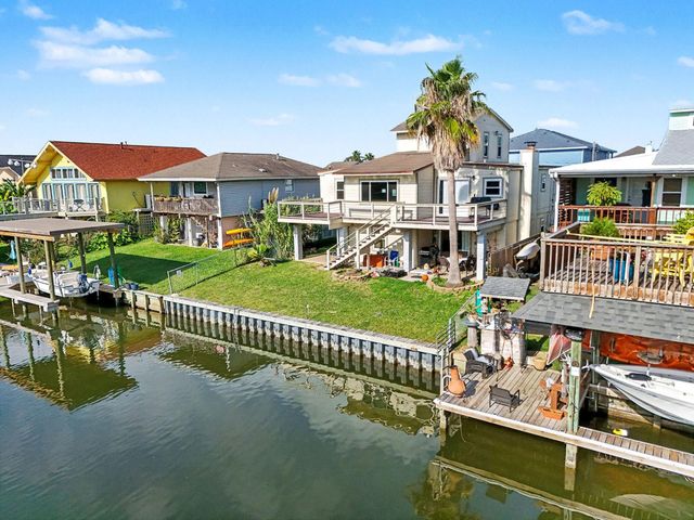 658 Warsaw Street, Bayou Vista, TX 77563