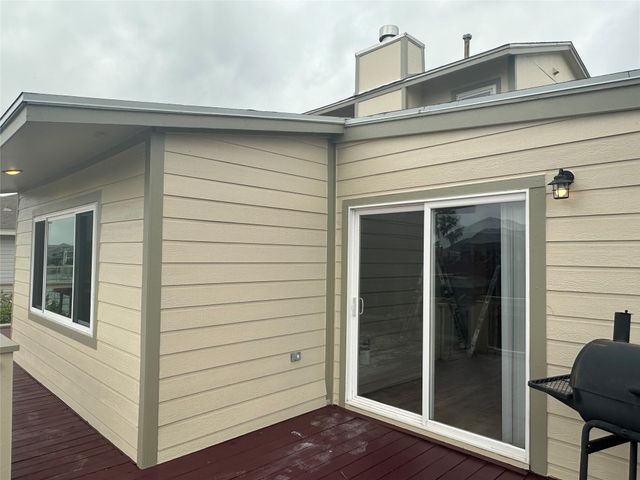 658 Warsaw Street, Bayou Vista, TX 77563