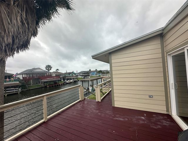 658 Warsaw Street, Bayou Vista, TX 77563