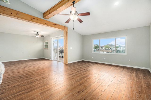 658 Warsaw Street, Bayou Vista, TX 77563