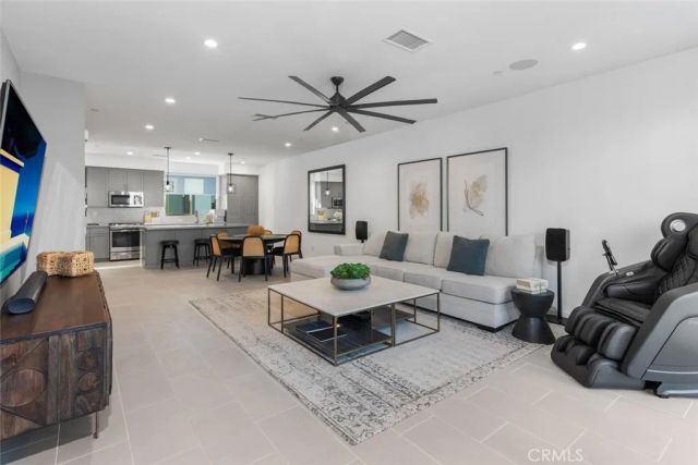 203 Placemark, Irvine, CA 92614