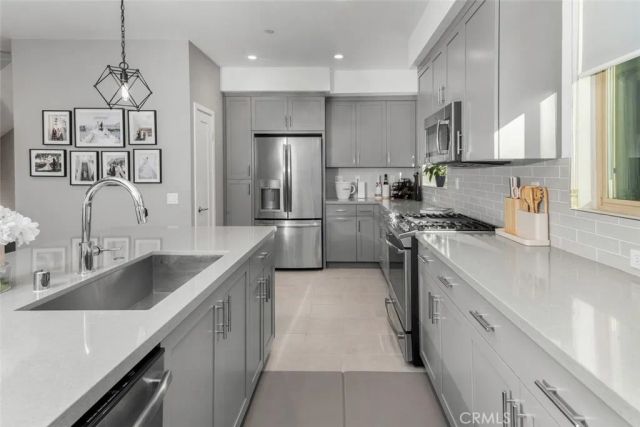 203 Placemark, Irvine, CA 92614