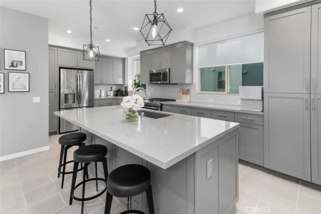 203 Placemark, Irvine, CA 92614