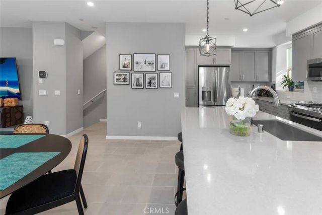 203 Placemark, Irvine, CA 92614