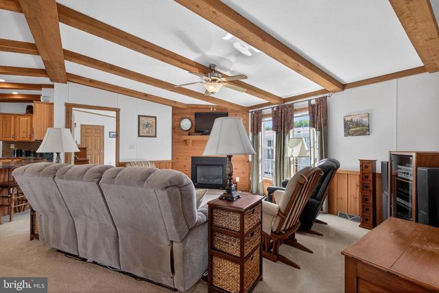 186 GOLDCREST CIR, Gettysburg, PA 17325