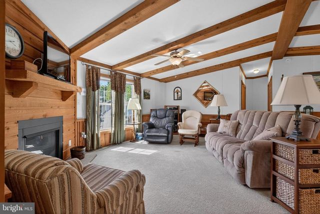 186 GOLDCREST CIR, Gettysburg, PA 17325