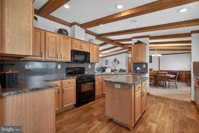 186 GOLDCREST CIR, Gettysburg, PA 17325
