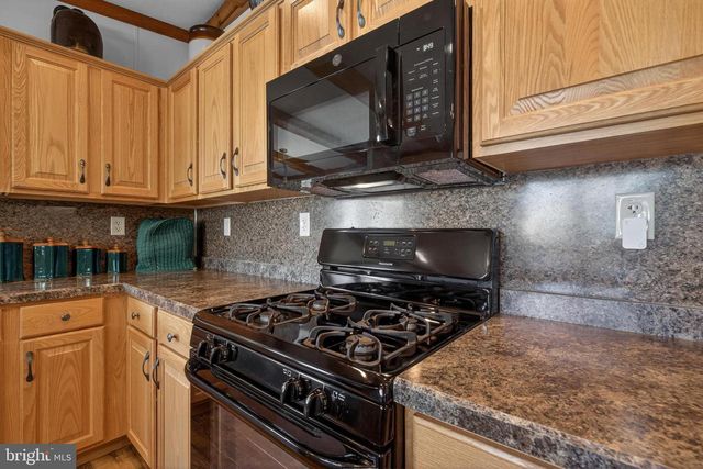 186 GOLDCREST CIR, Gettysburg, PA 17325