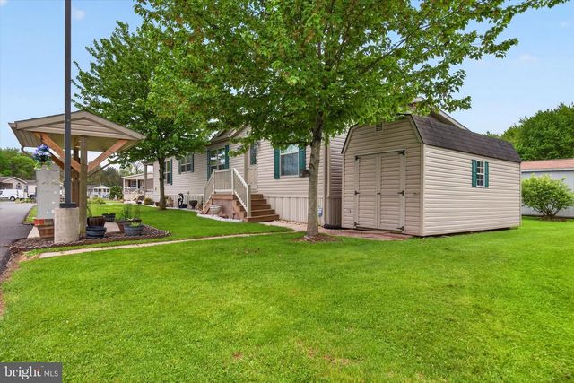 186 GOLDCREST CIR, Gettysburg, PA 17325