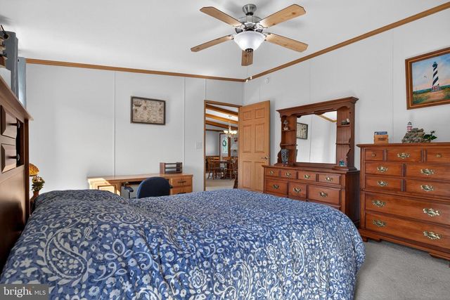 186 GOLDCREST CIR, Gettysburg, PA 17325