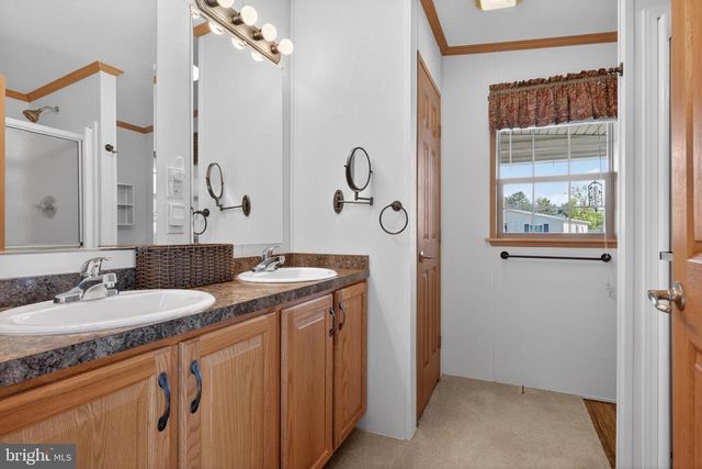 186 GOLDCREST CIR, Gettysburg, PA 17325