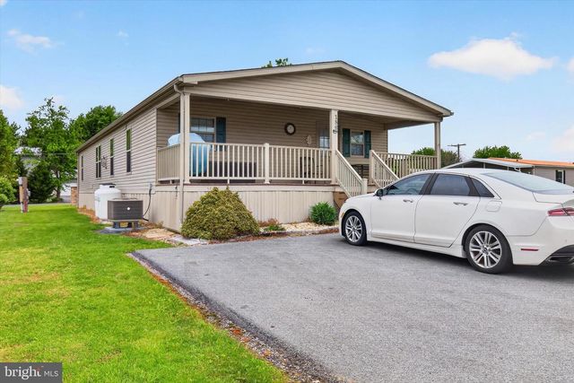 186 GOLDCREST CIR, Gettysburg, PA 17325