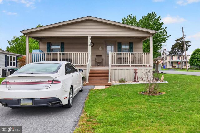 186 GOLDCREST CIR, Gettysburg, PA 17325