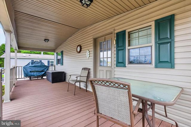 186 GOLDCREST CIR, Gettysburg, PA 17325