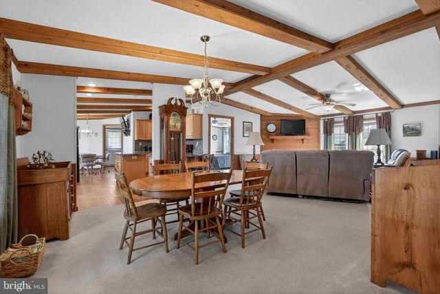 186 GOLDCREST CIR, Gettysburg, PA 17325