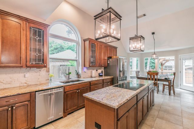 3903 Abbermare Court, Arlington, TX 76001