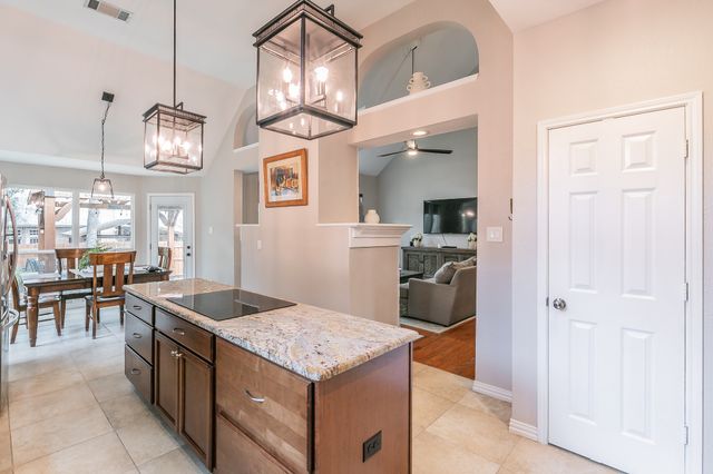 3903 Abbermare Court, Arlington, TX 76001