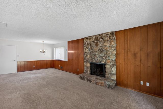 6837 Havenhurst Dr, Sacramento, CA 95831