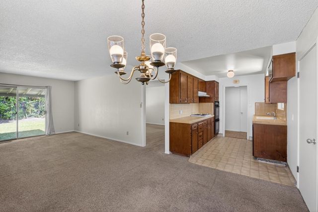 6837 Havenhurst Dr, Sacramento, CA 95831