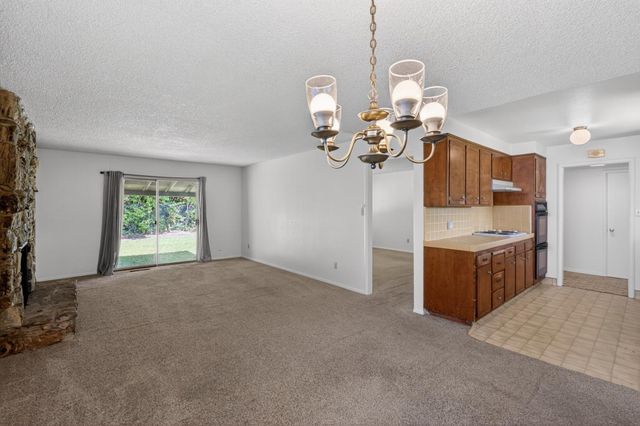 6837 Havenhurst Dr, Sacramento, CA 95831