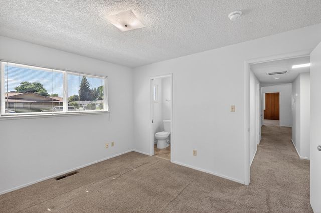 6837 Havenhurst Dr, Sacramento, CA 95831