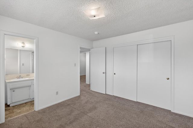 6837 Havenhurst Dr, Sacramento, CA 95831