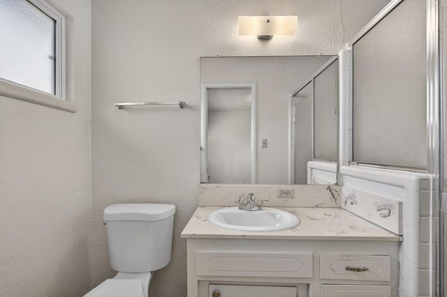 6837 Havenhurst Dr, Sacramento, CA 95831