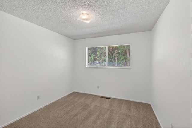 6837 Havenhurst Dr, Sacramento, CA 95831