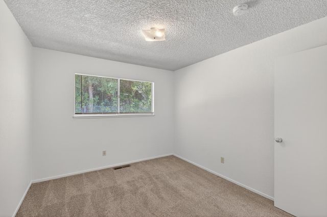 6837 Havenhurst Dr, Sacramento, CA 95831