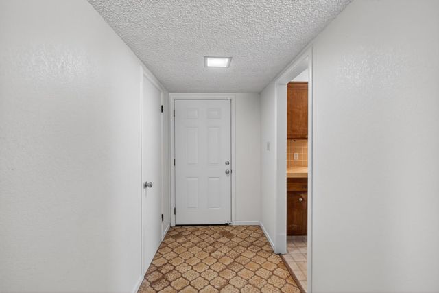 6837 Havenhurst Dr, Sacramento, CA 95831