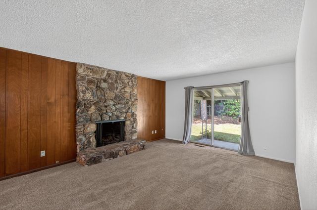 6837 Havenhurst Dr, Sacramento, CA 95831