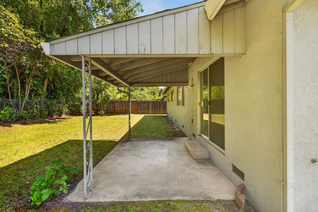 6837 Havenhurst Dr, Sacramento, CA 95831