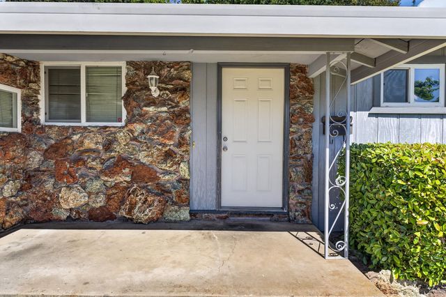 6837 Havenhurst Dr, Sacramento, CA 95831