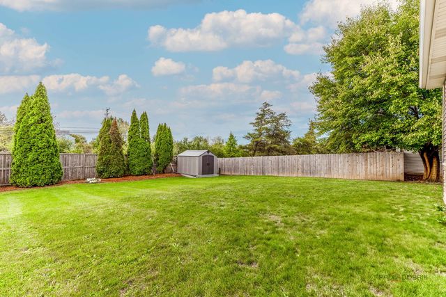 355 Woodhill Lane, Lake Villa, IL 60046