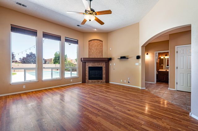 5105 Pyrite Place NW, Albuquerque, NM 87114