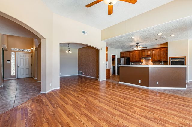 5105 Pyrite Place NW, Albuquerque, NM 87114