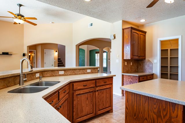 5105 Pyrite Place NW, Albuquerque, NM 87114