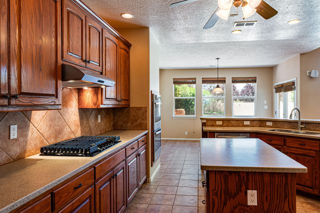5105 Pyrite Place NW, Albuquerque, NM 87114
