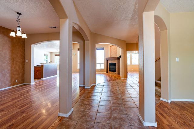 5105 Pyrite Place NW, Albuquerque, NM 87114