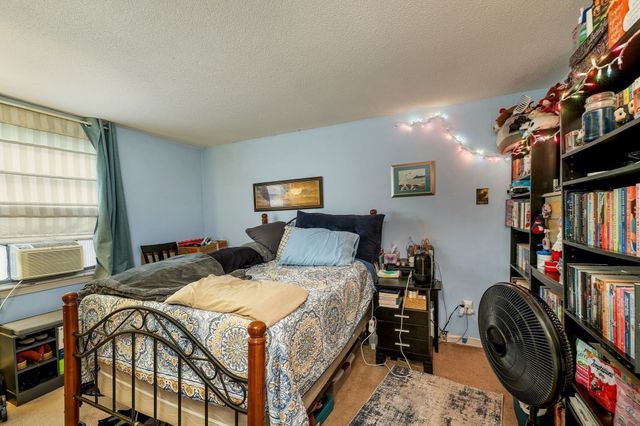 8 Carriage Hill Rd 17, Amesbury, MA 01913