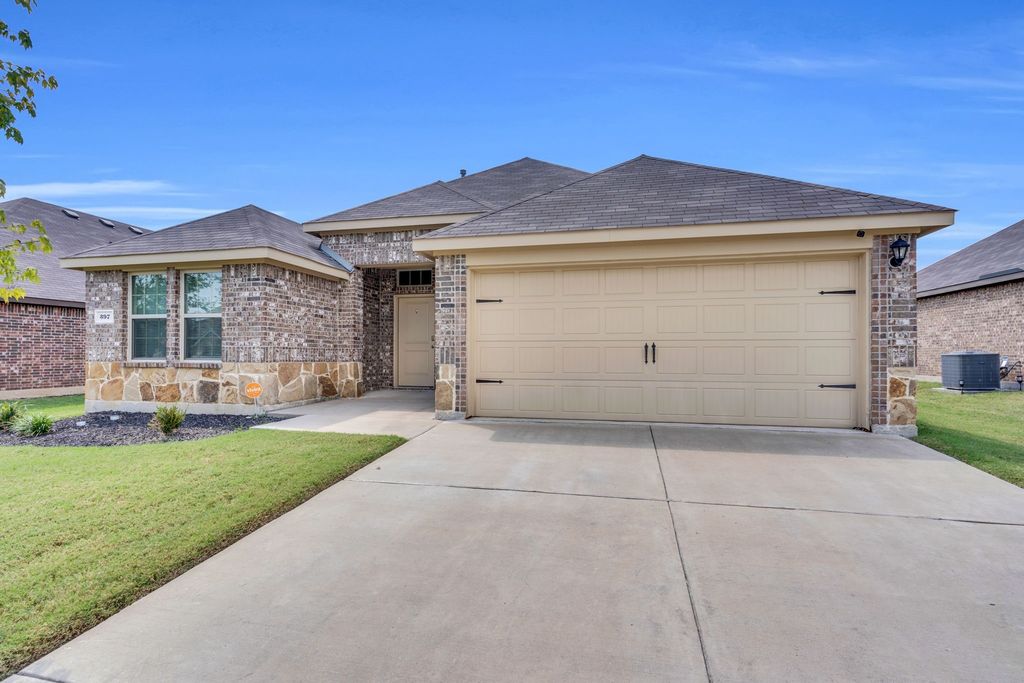 397 War Emblem Lane, Waxahachie, TX 75165