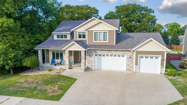 317 Oak Marsh Drive, Mankato, MN 56001