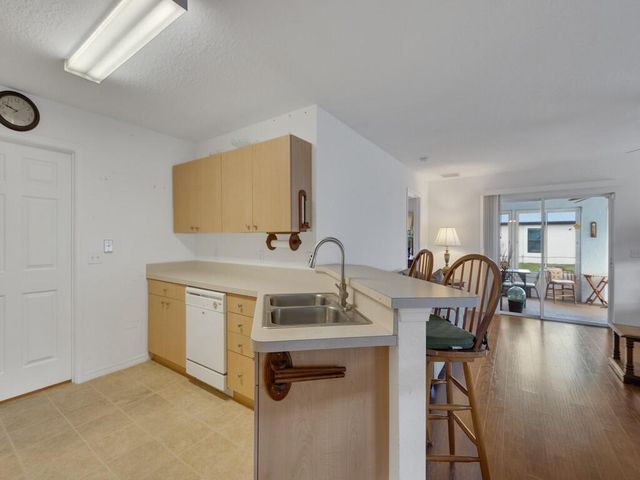 14464 Isla Flores Avenue, Fort Pierce, FL 34951