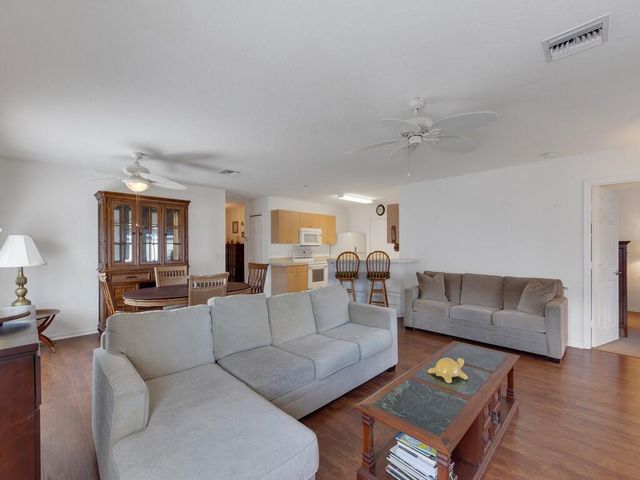 14464 Isla Flores Avenue, Fort Pierce, FL 34951