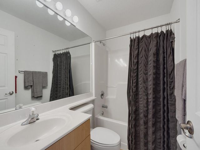 14464 Isla Flores Avenue, Fort Pierce, FL 34951