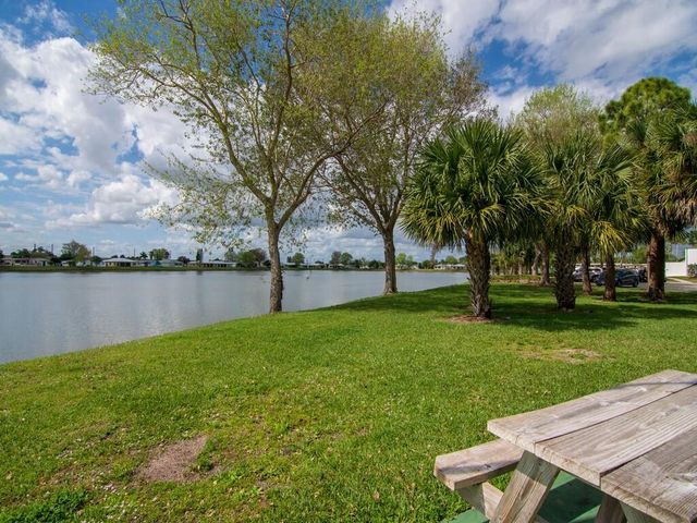 14464 Isla Flores Avenue, Fort Pierce, FL 34951