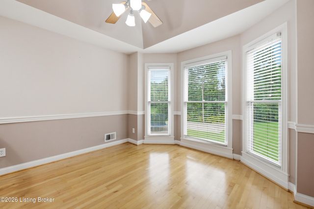 8109 Windsor Lakes Ct, Louisville, KY 40214