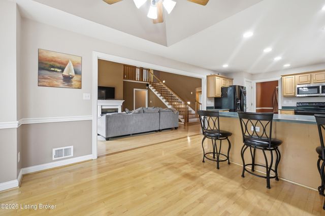 8109 Windsor Lakes Ct, Louisville, KY 40214
